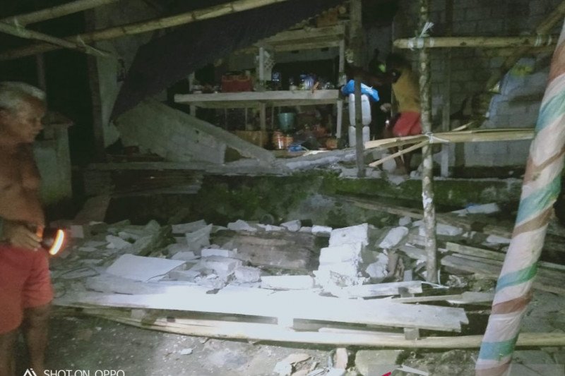 Anggota DPRD Talaud minta warga tak percaya isu tsunami pascagempa