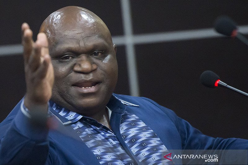 Bareskrim tahan Ambroncius Nababan