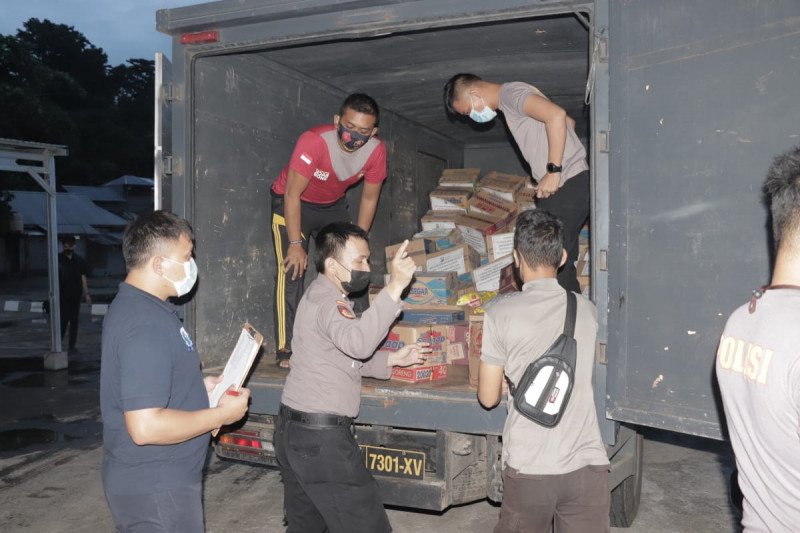 Polda-Bhayangkari Sulut salurkan bantuan bagi korban gempa Sulbar