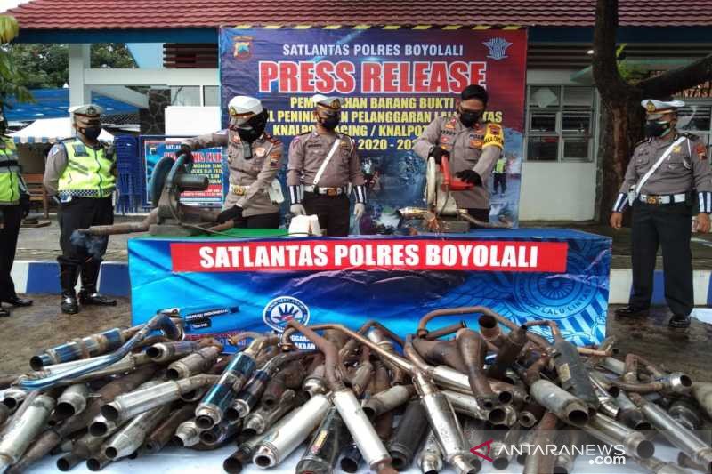 Polres Boyolali musnahkan hasil sitaan 250 knalpot tidak standar