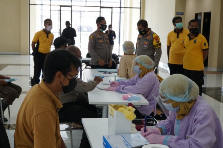 Sebanyak 57 anggota Polresta Sidoarjo ikuti donor darah plasma
