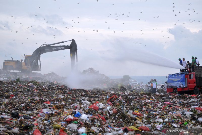 Cairan Eco-Enzyme diharapkan dapat kurangi bau sampah dari TPA di Bali