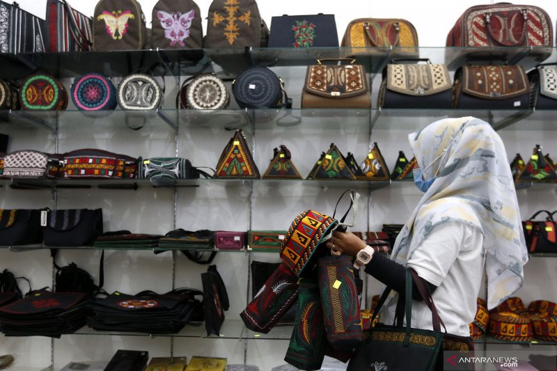 Ekonom Holding ultramikro mudahkan mitigasi risiko kredit