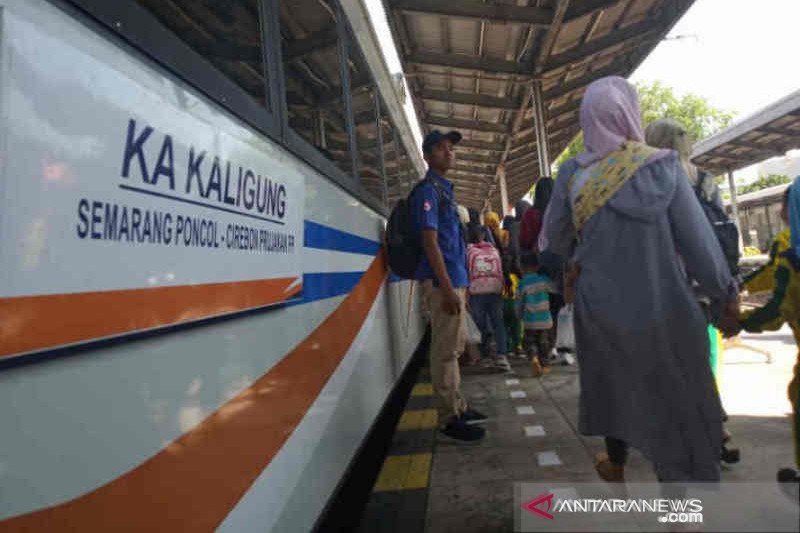 Kereta arah Jakarta dari Cirebon beroperasi Selasa sore
