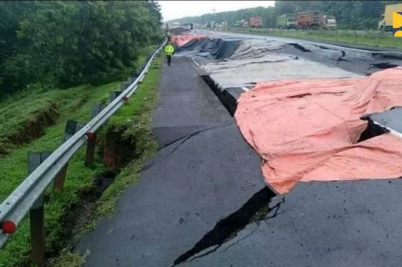 PUPR ungkap layanan jalan tol saat ini dalam kondisi kurang baik