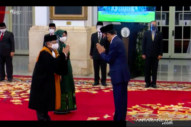 Presiden saksikan ucap sumpah Wakil Ketua MA Andi Samsan Nganro