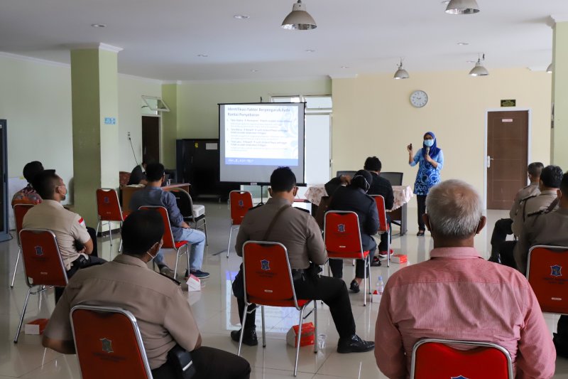 Satgas COVID-19 Surabaya perluas tim tracing dengan libatkan TNI-Polri
