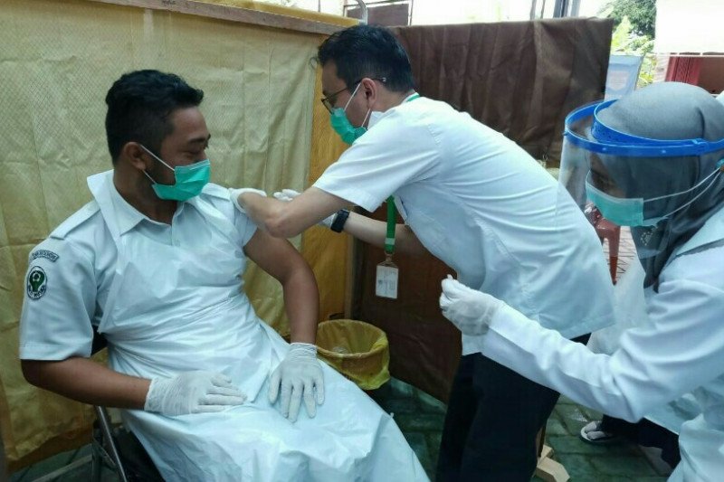 Vaksinasi tenaga medis di Maluku Tenggara capai 61 persen