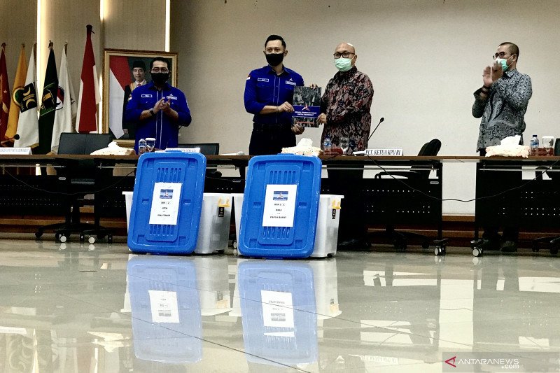 KPU prihatin kemelut Partai Demokrat, pastikan AHY masih ketua umum