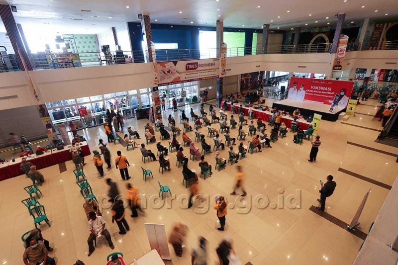 Lebih 1.000 lansia di Kabupaten Ponorogo jalani vaksinasi di mal