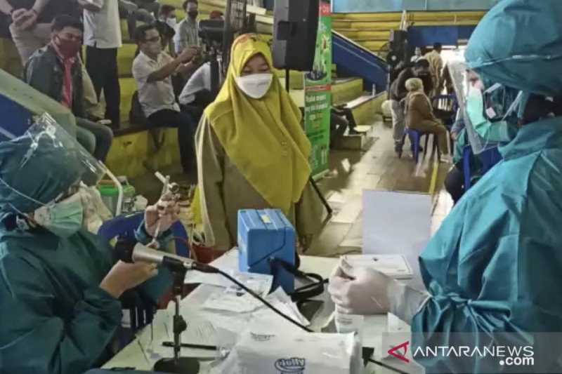 Puluhan wartawan Samarinda divaksinasi COVID-19