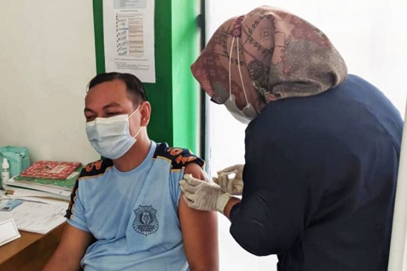 Seluruh pegawai Lapas Sampit divaksin COVID-19