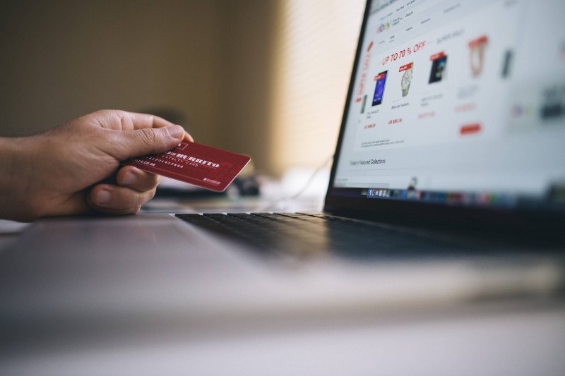 Tips lindungi data pribadi saat gunakan jasa keuangan digital
