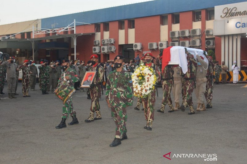 Jenazah Kepala BIN Papua dikebumikan di Taman Makam Pahlawan Kalibata