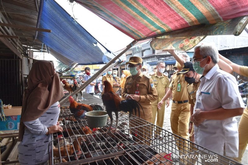 Pemprov Sulteng pastikan stok kebutuhan bahan pokok aman