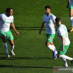 Saint-Etienne kalahkan Nimes saat Reims dan Rennes berbagi poin