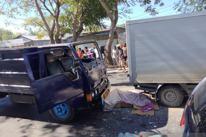 Seorang pengendara sepeda meninggal dalam tabrakan beruntun di Kupang