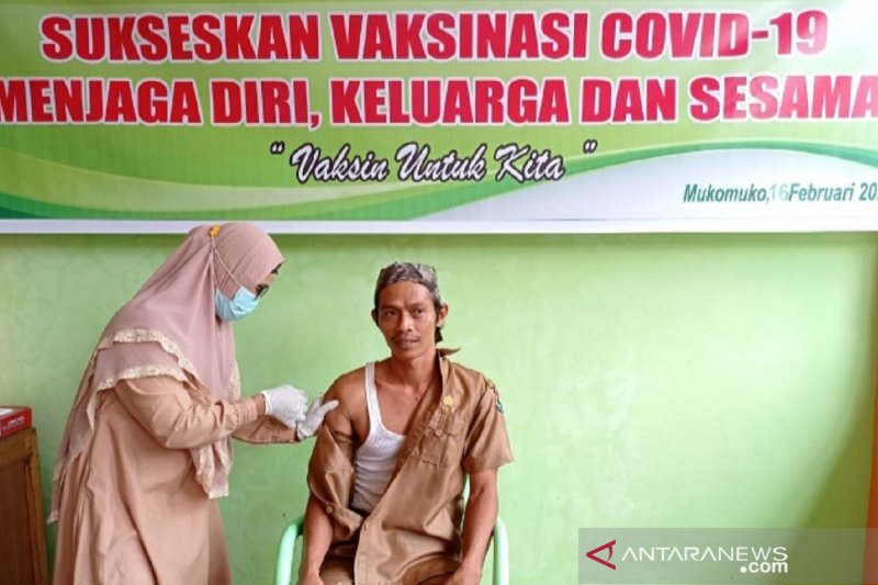 1.067 nakes di Mukomuko selesai divaksin