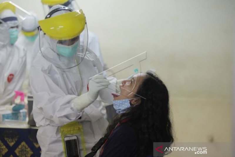 Dinkes Laboratorium biomolekuler Riau periksa 2.000 sampel usap per hari