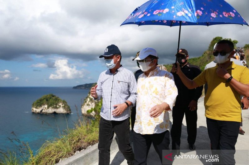 Menteri PPN kagumi potensi keindahan alam di Nusa PenidaMenteri PPN kagumi potensi keindahan alam di Nusa Penida