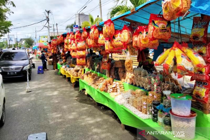 Pedagang kue dadakan di Meulaboh Aceh raih omzet jutaan jelang Lebaran