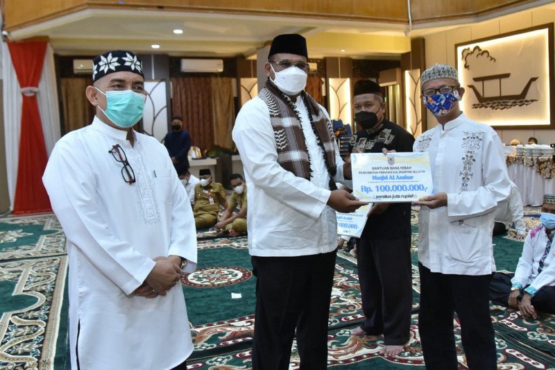 Pj Gubernur Kalsel minta panitia masjid sediakan masker tekan COVID-19