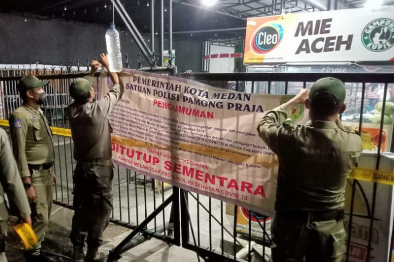 Satgas Medan tutup tempat usaha langgar PPKM mikro