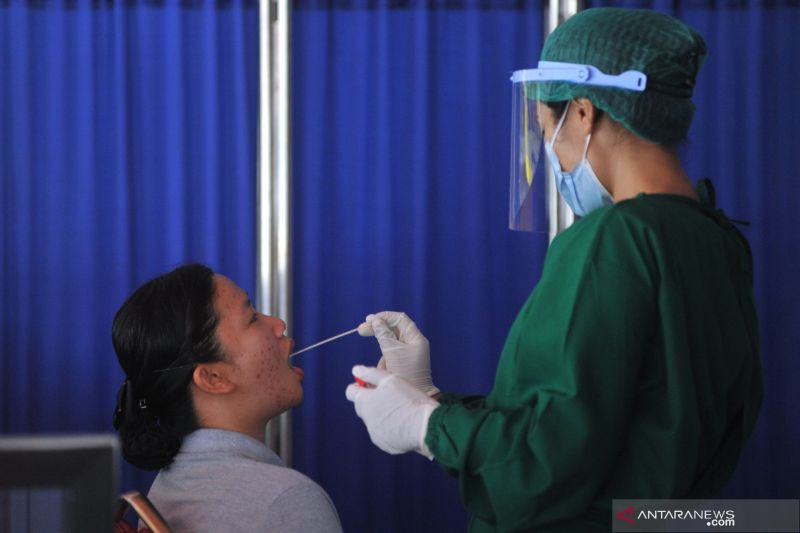 Anggota DPR tolak aturan wajib PCR penumpang pesawat