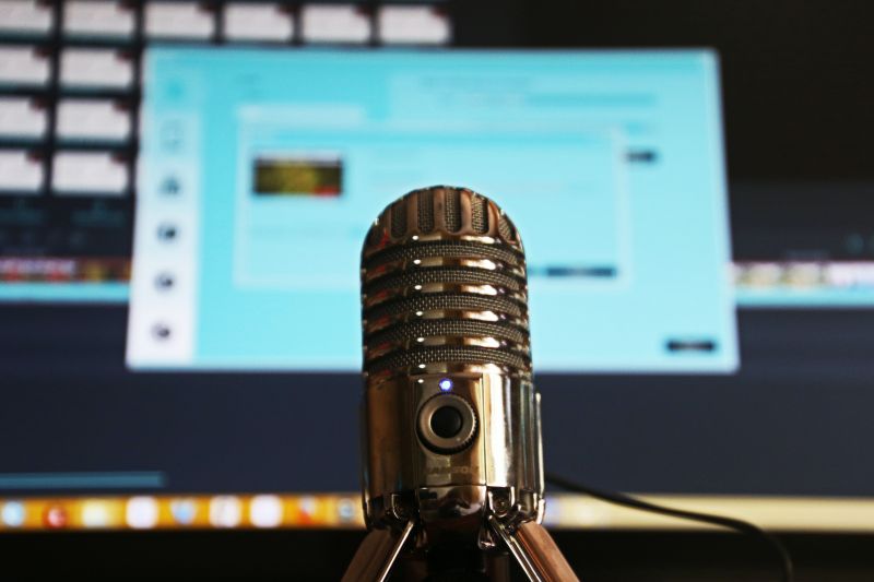 Pembuat konten di Bandung unjuk gigi di platform streaming audio