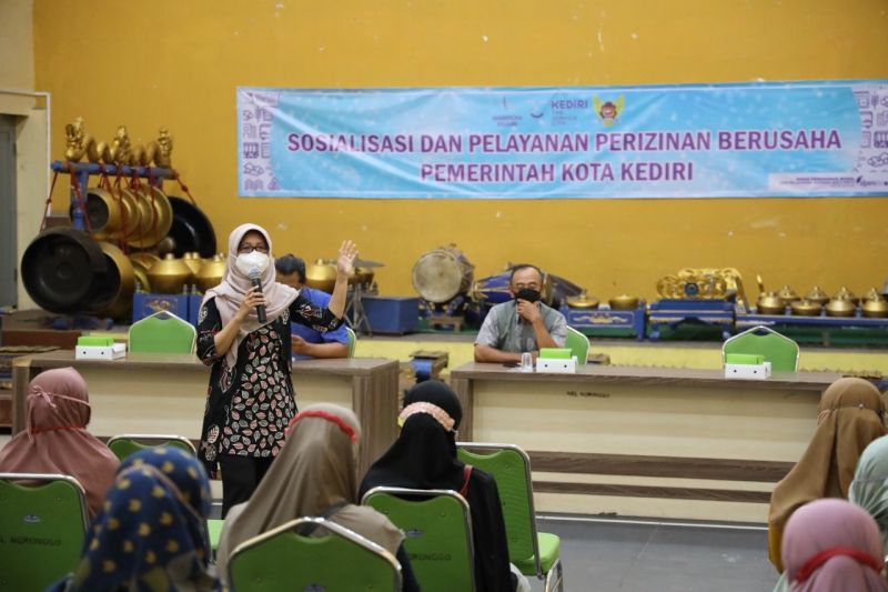 Pemkot Kediri tekankan pentingnya izin usaha