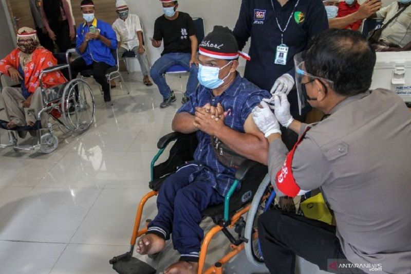 Realisasi vaksinasi COVID-19 di Riau baru 33 persen