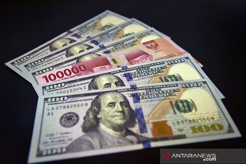 Rupiah Jumat pagi melemah 12 poin