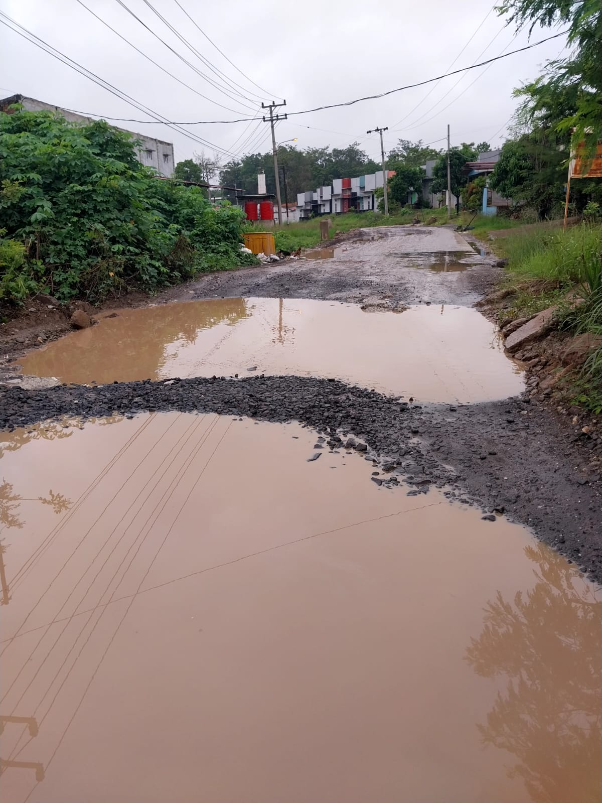 jalan rusak